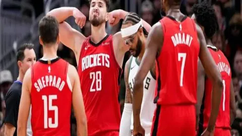 “欧冠：格里利什巧妙传球，格瓦迪奥尔强力射门得分”